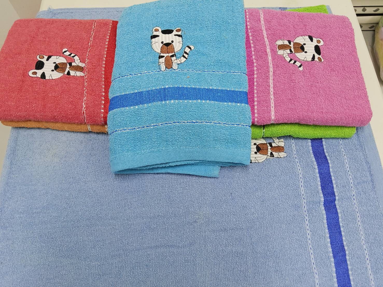 ผ้าขนหนู ลายแมว 1 แถบ